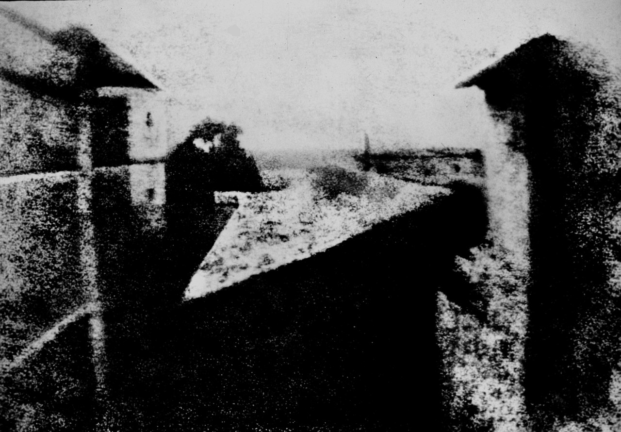 Первая сохранившаяся фотография сделана на олове